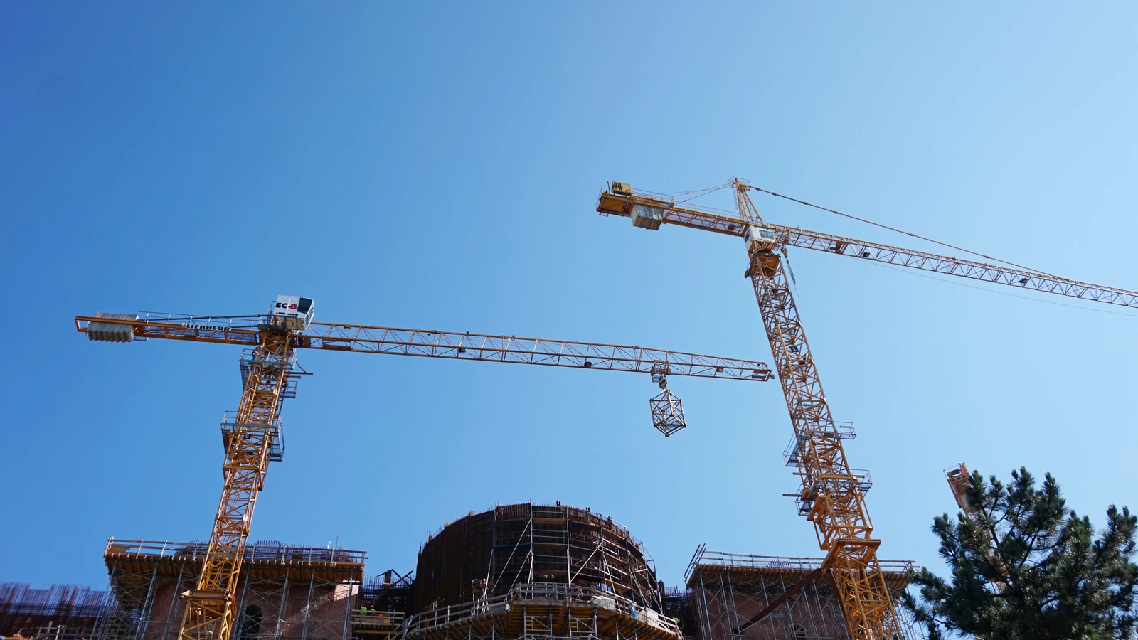 Șantier de construcții din București